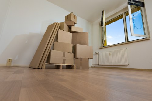Residential relocation and storage support in Southkensington